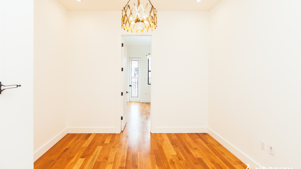 1426 Dekalb Ave - Photo 6
