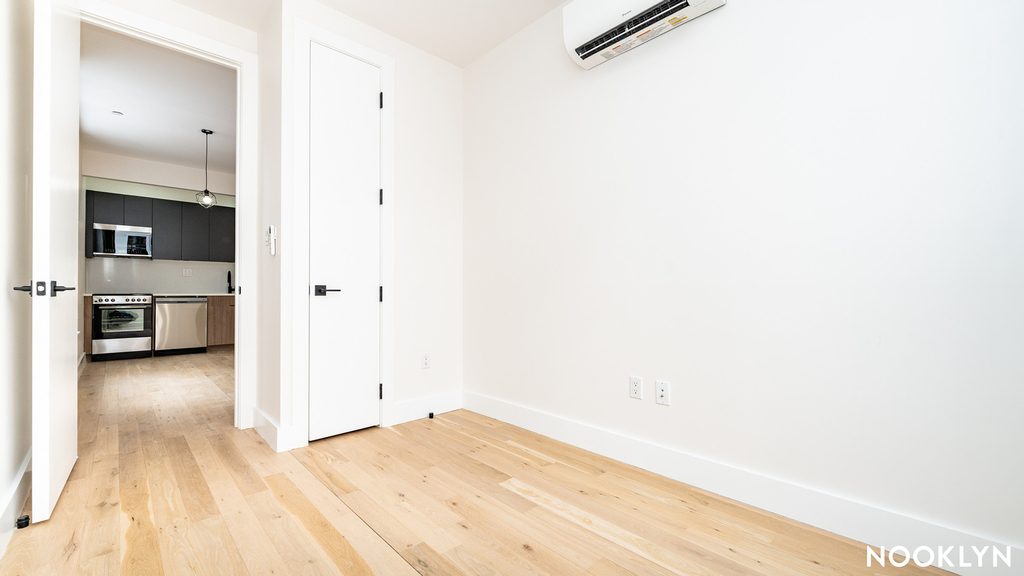 96 Moore St - Photo 17