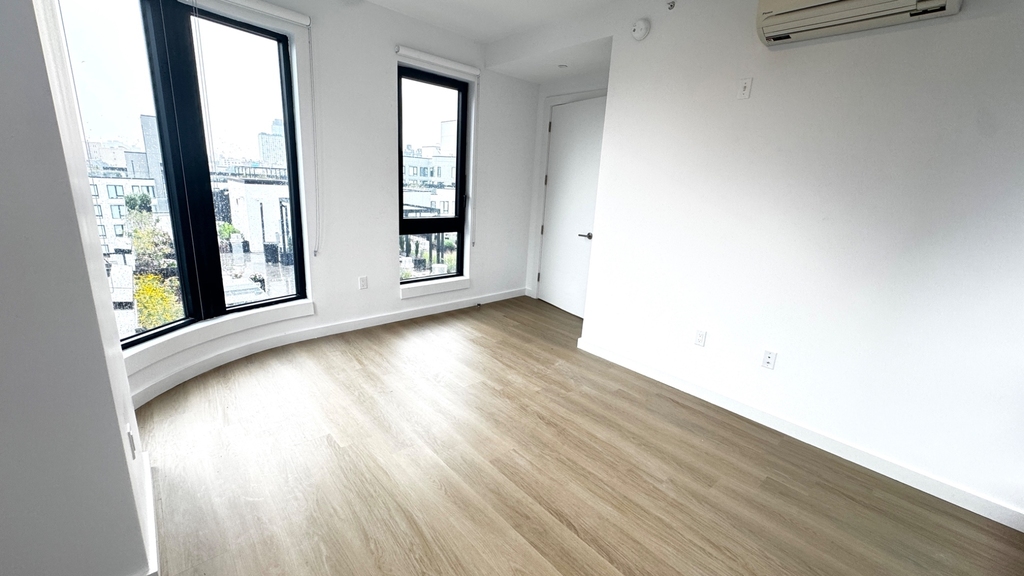 2336 Bedford Avenue - Photo 4