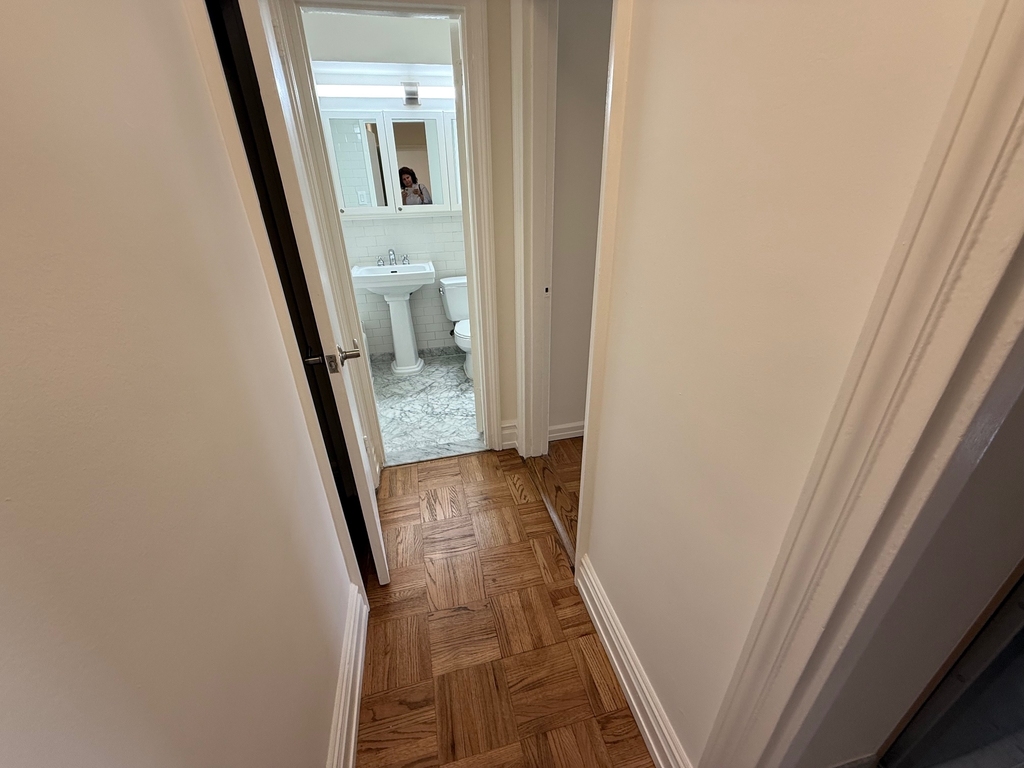 420 East 79th Street - Photo 8