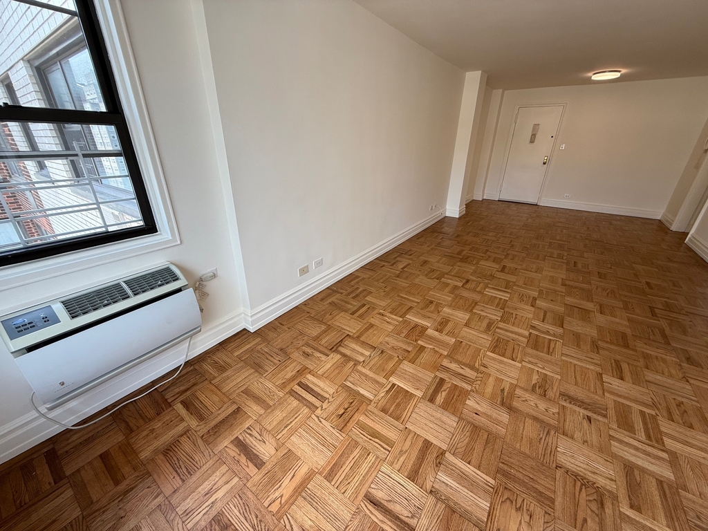 420 East 79th Street - Photo 3