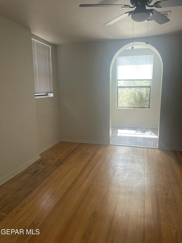 1907 Arizona Avenue - Photo 9