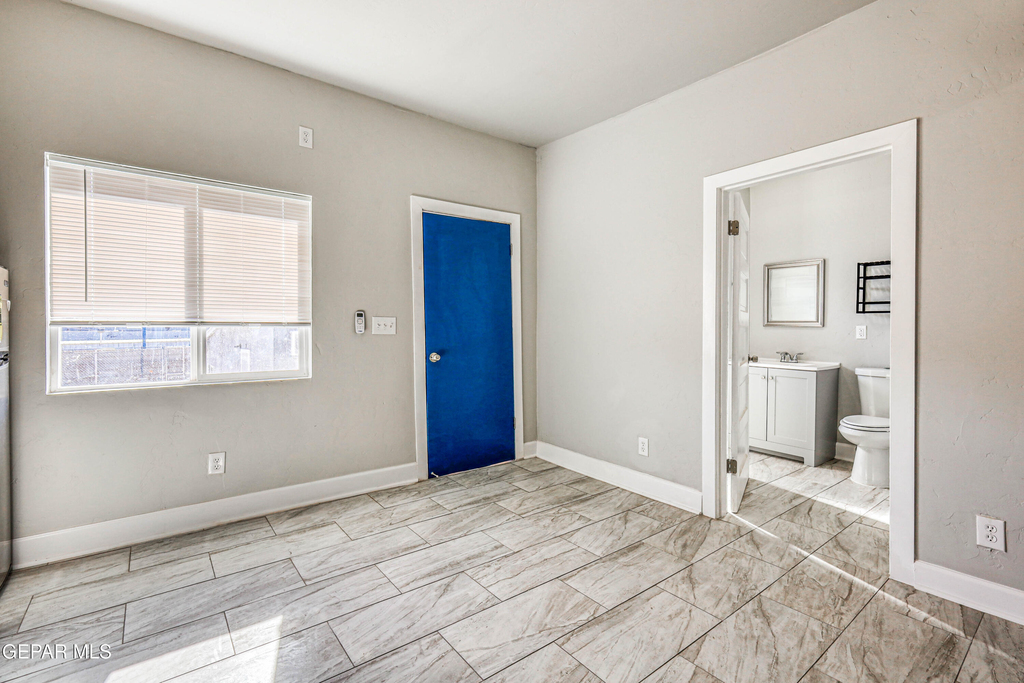 3622 Douglas Avenue - Photo 2