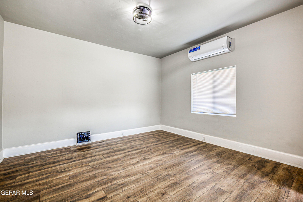 3622 Douglas Avenue - Photo 4