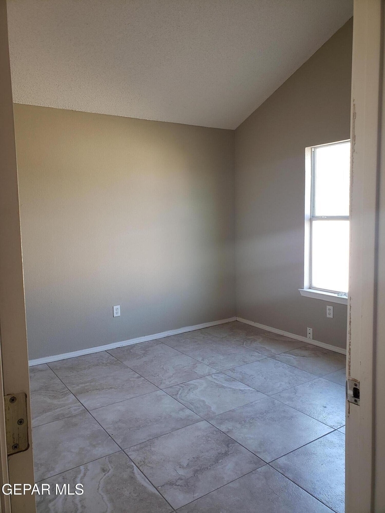 505 Von Bargen Drive - Photo 5