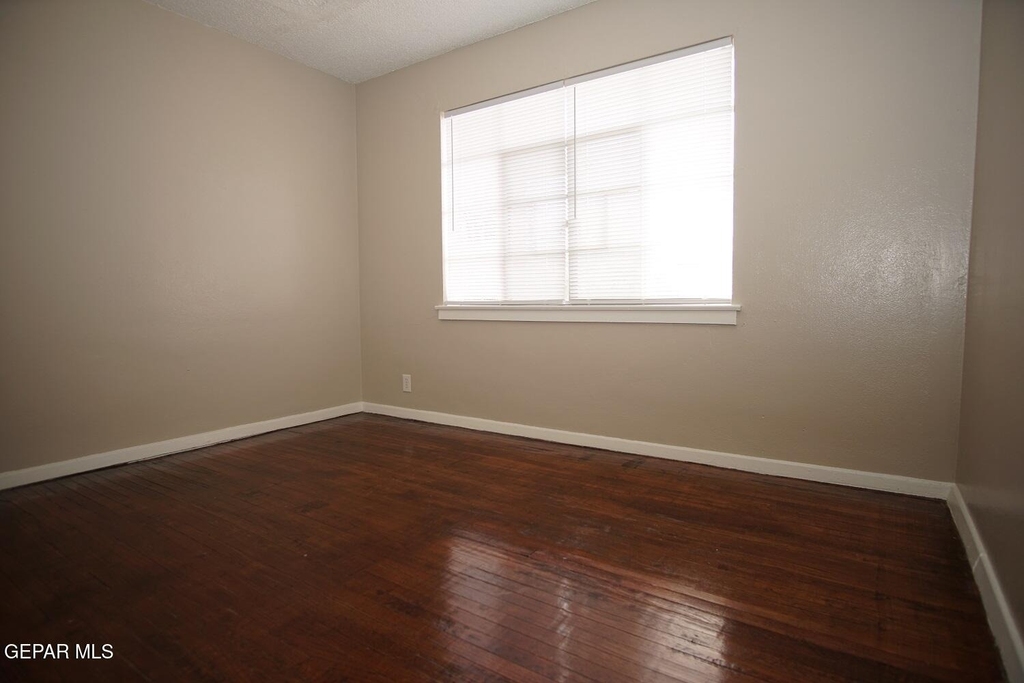 1226 Huckleberry Street - Photo 6