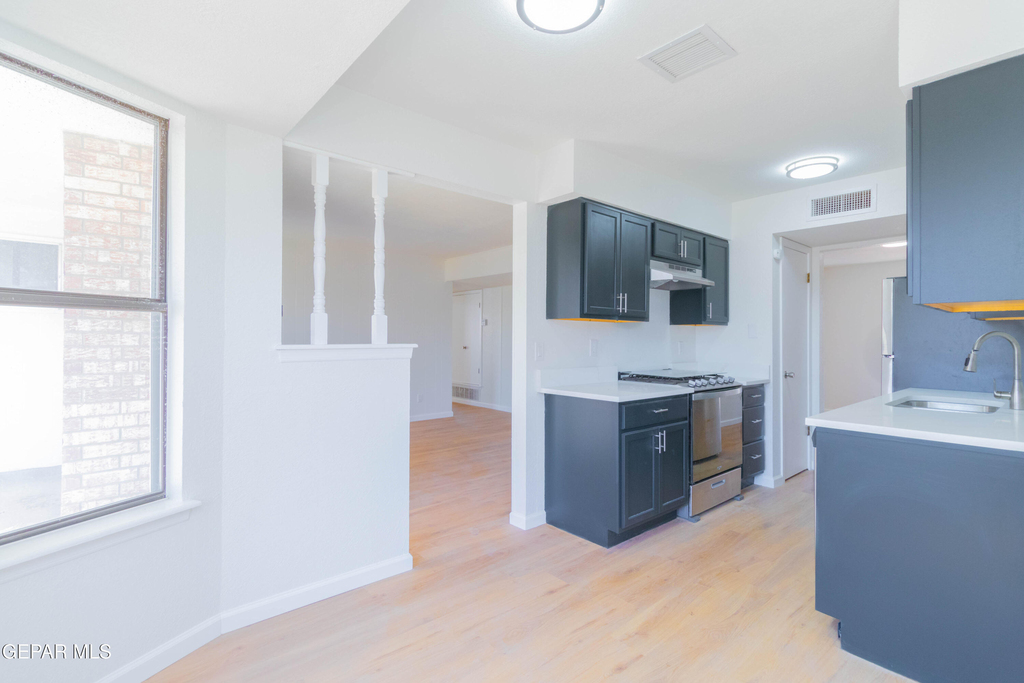11240 Warcloud Avenue - Photo 2