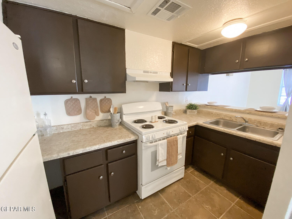 4700 Maxwell Avenue - Photo 7