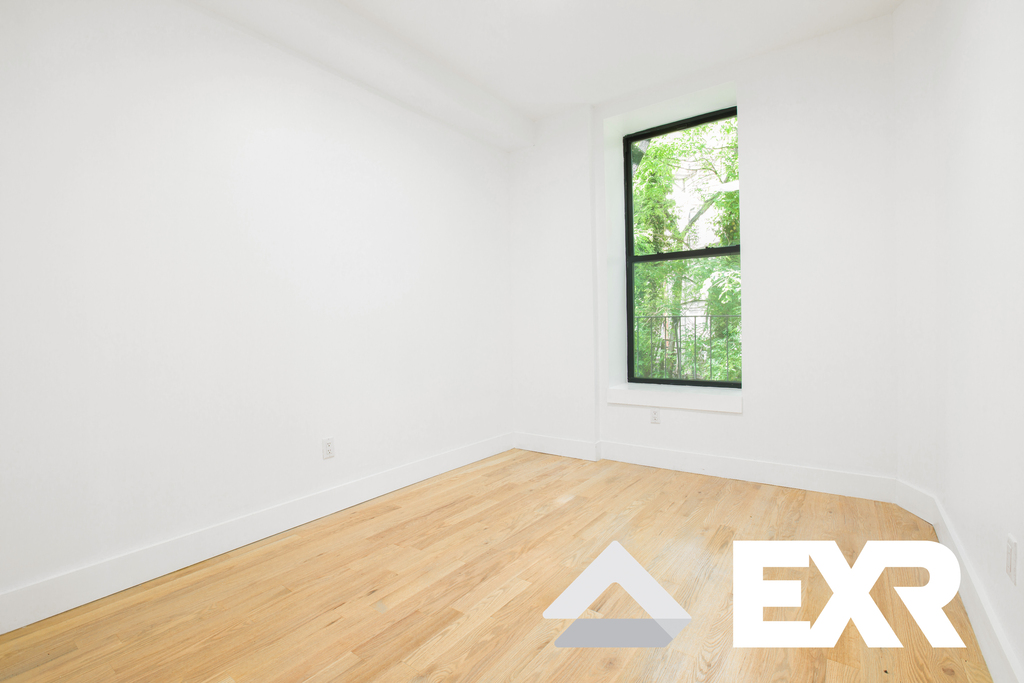 1027 Putnam Avenue - Photo 4