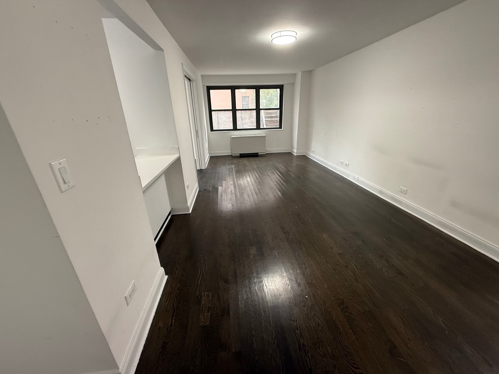 145 East 16th Street - Photo 9