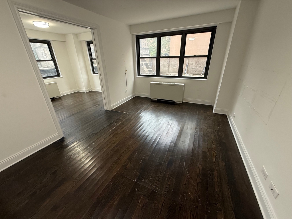 145 East 16th Street - Photo 1