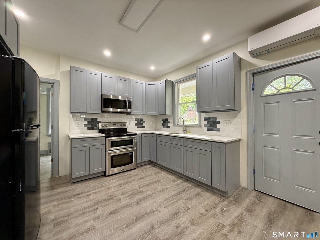 22 Hawthorne Avenue - Photo 1
