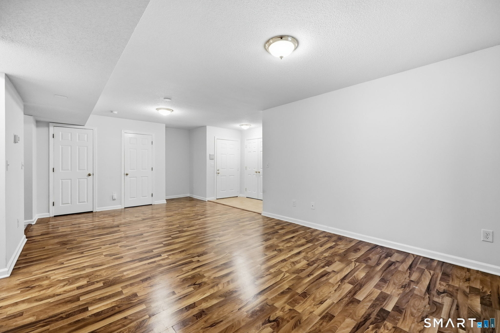 1 Concorde Way - Photo 7