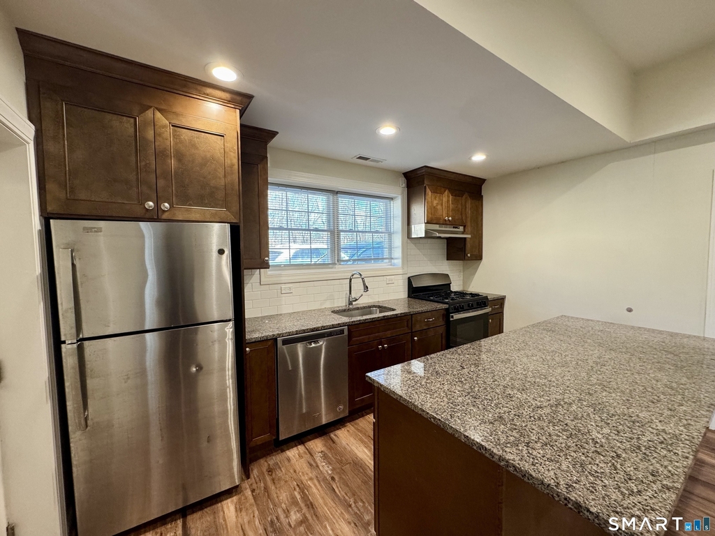 950 Lindley Street - Photo 2