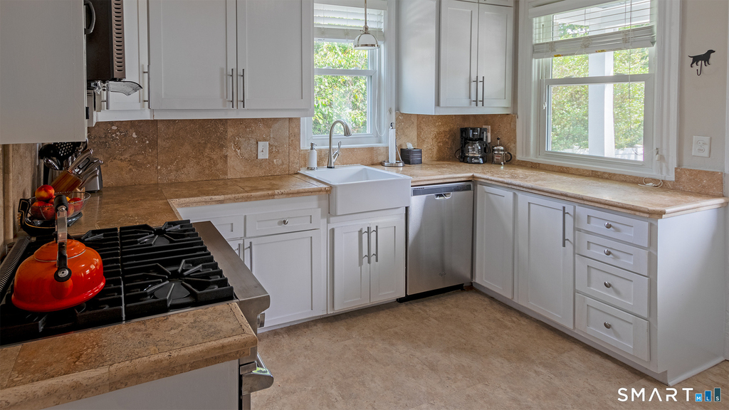 223 West Avenue - Photo 14