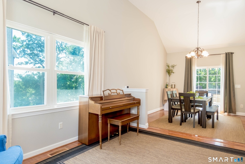 30 Hickory Hill - Photo 4