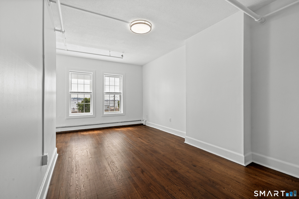 187-205 Bank Street - Photo 6