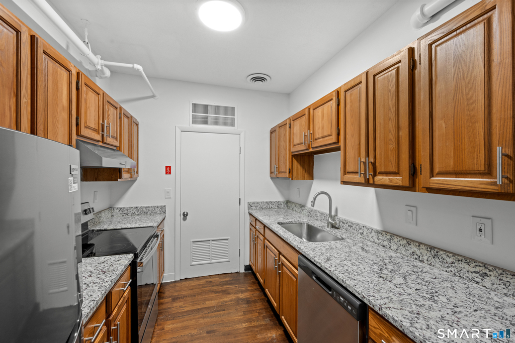 187-205 Bank Street - Photo 1