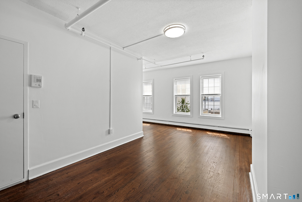 187-205 Bank Street - Photo 5
