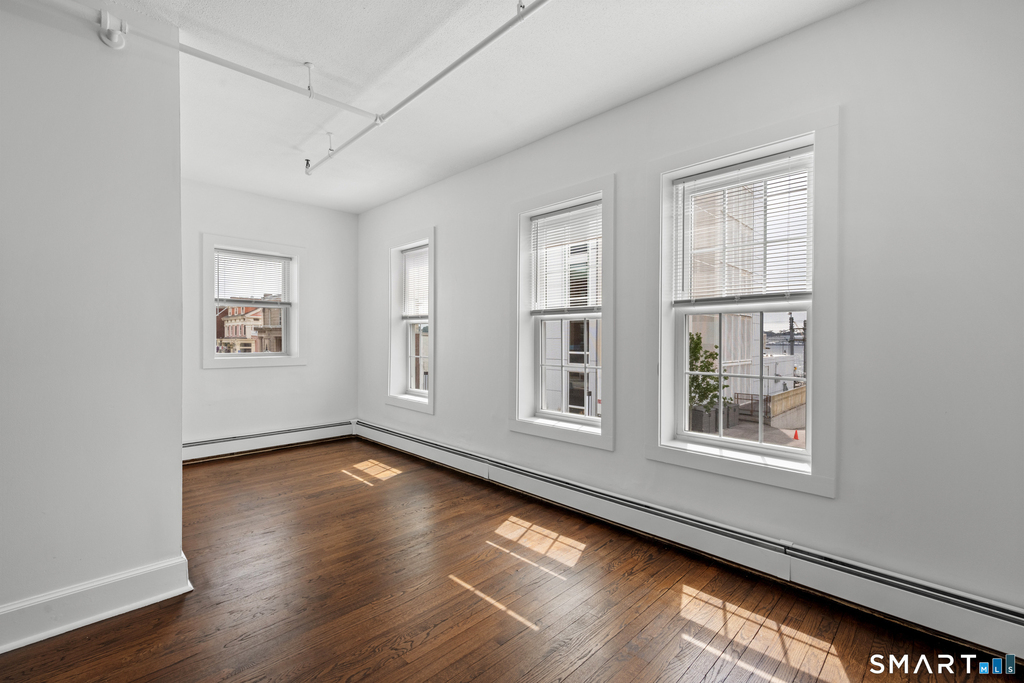 187-205 Bank Street - Photo 7