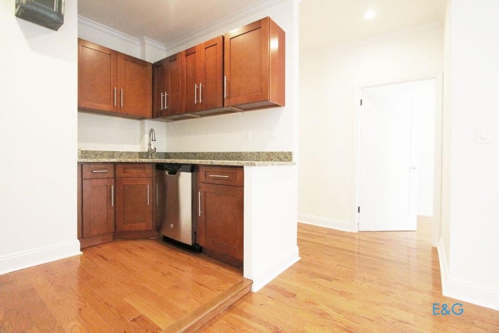 1 Bennett Avenue - Photo 7