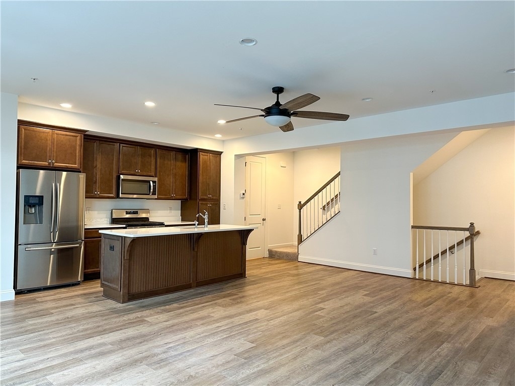 329 Parade St - Photo 4