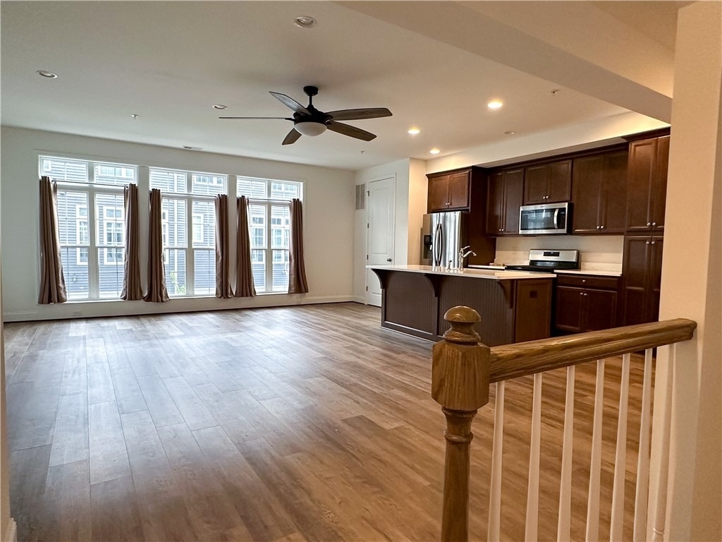 329 Parade St - Photo 5