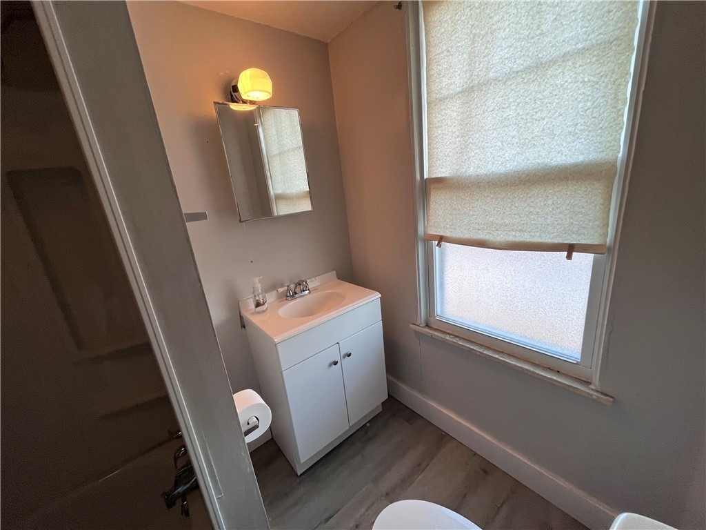 725 Clarissa St - Photo 13