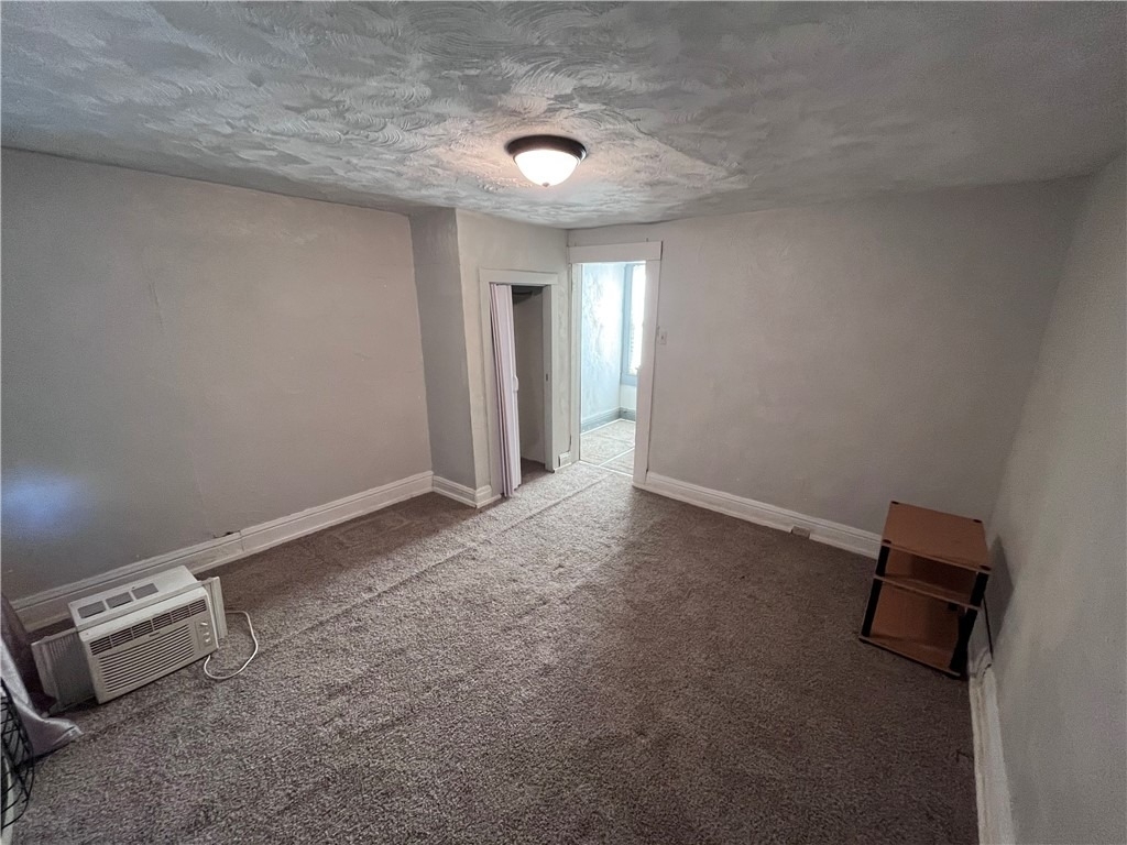 725 Clarissa St - Photo 7