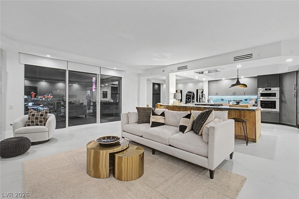 2877 Paradise Road - Photo 3