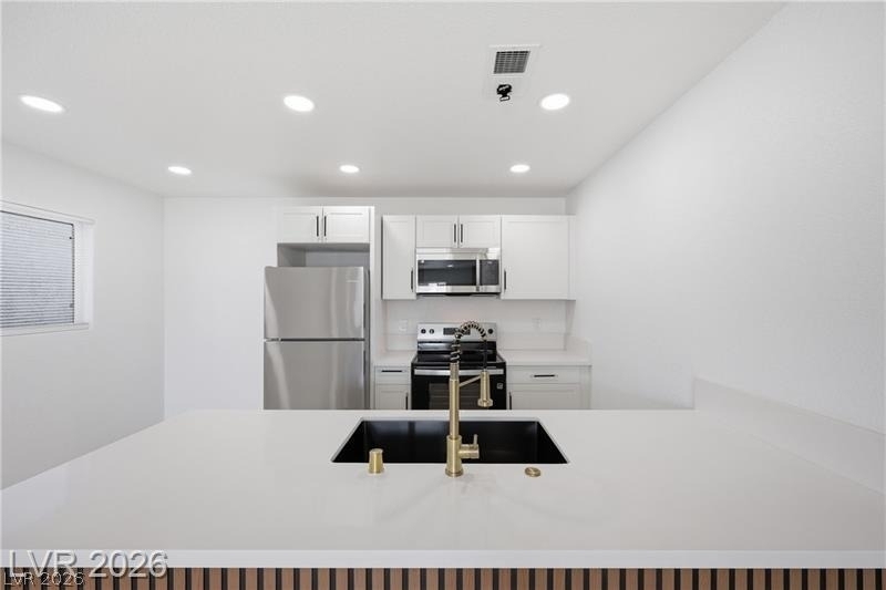 488 Albert Avenue - Photo 8