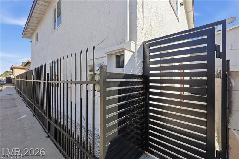 488 Albert Avenue - Photo 3