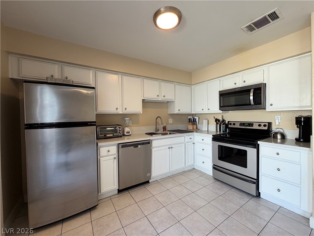 570 Willow Green Drive - Photo 1