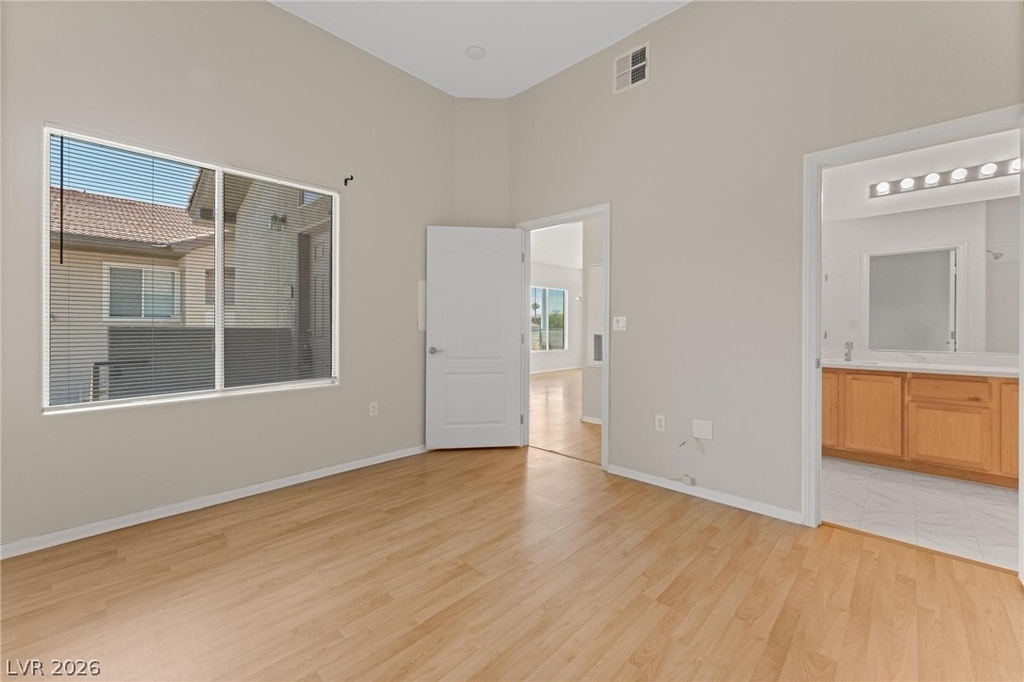 2305 W Horizon Ridge Parkway - Photo 16