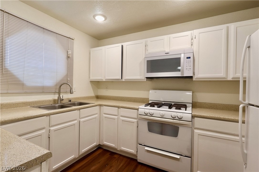 5008 S Rainbow Boulevard - Photo 7