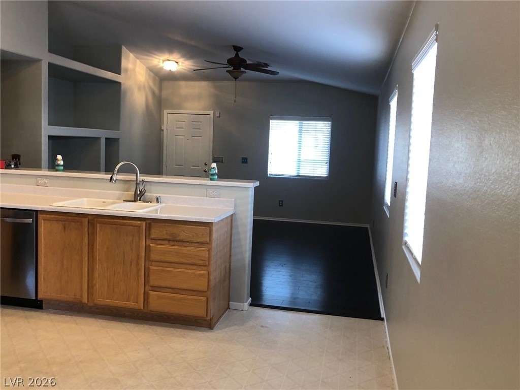 2837 Shayla Bay Avenue - Photo 3