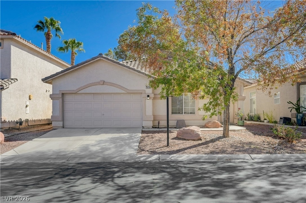 323 Jolly January Avenue - Photo 0