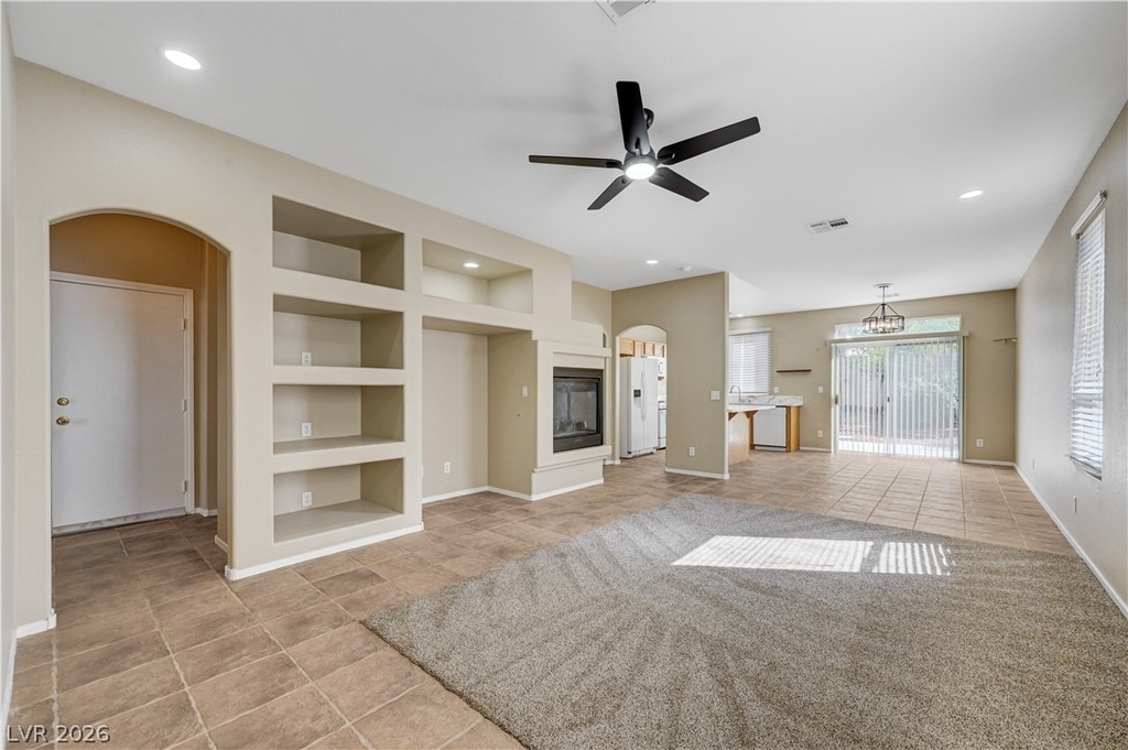 323 Jolly January Avenue - Photo 2