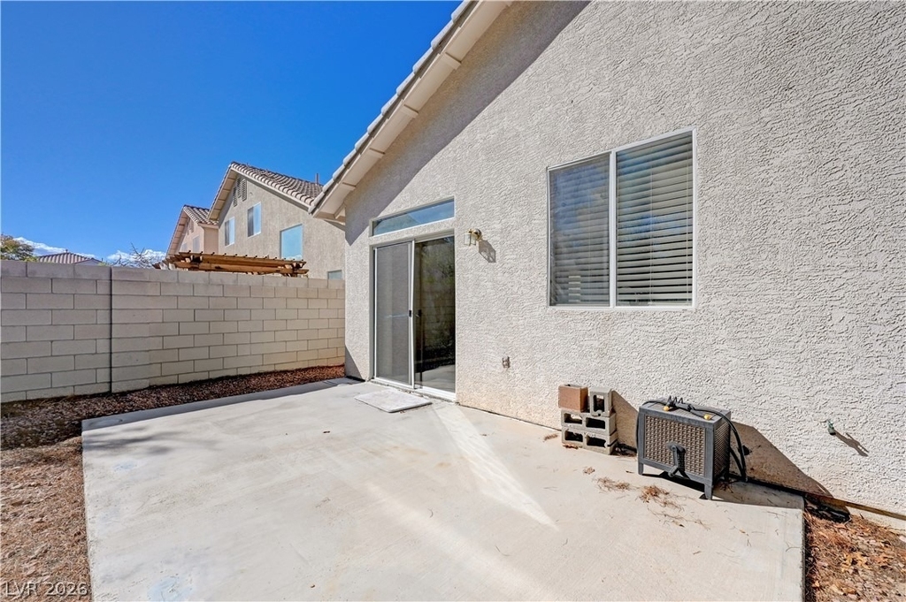 323 Jolly January Avenue - Photo 36