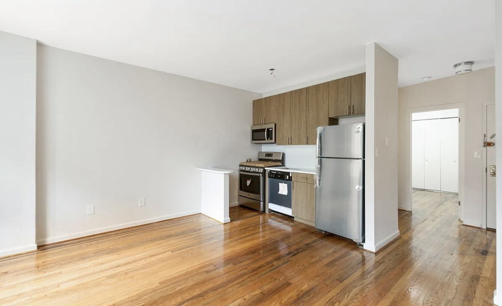 113 East 31st Street - Photo 1
