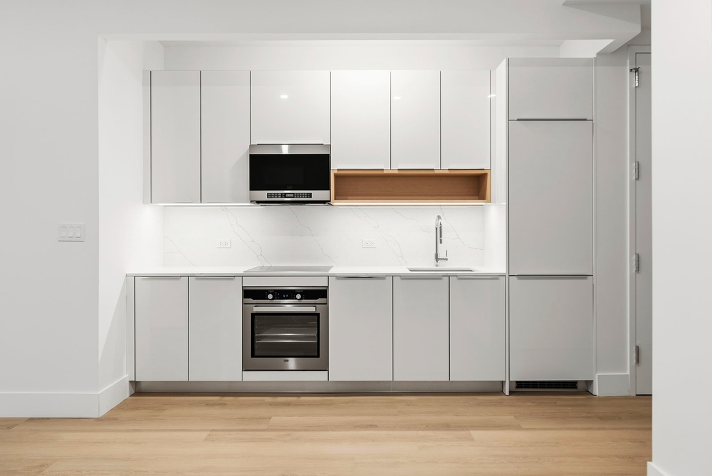 55 Broad Street #602 - Photo 4