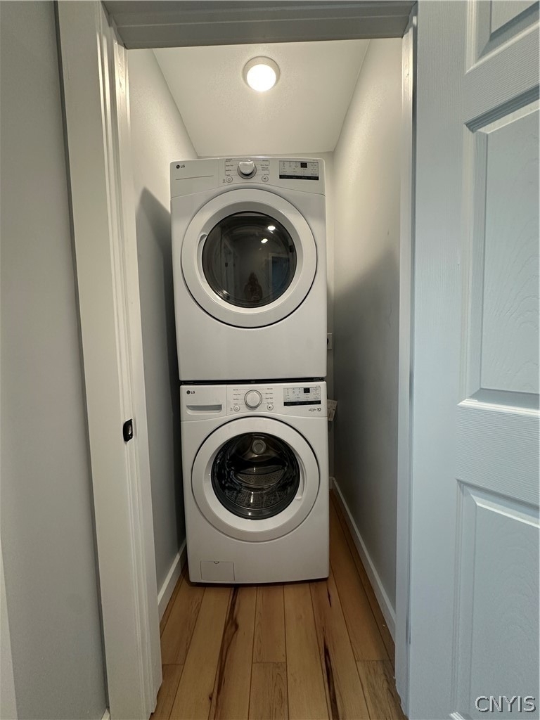 129 Charles Ave - Photo 8