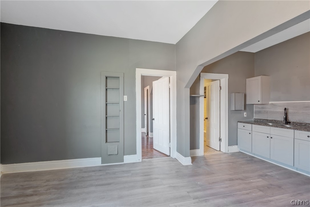 319 N Salina Street - Photo 44