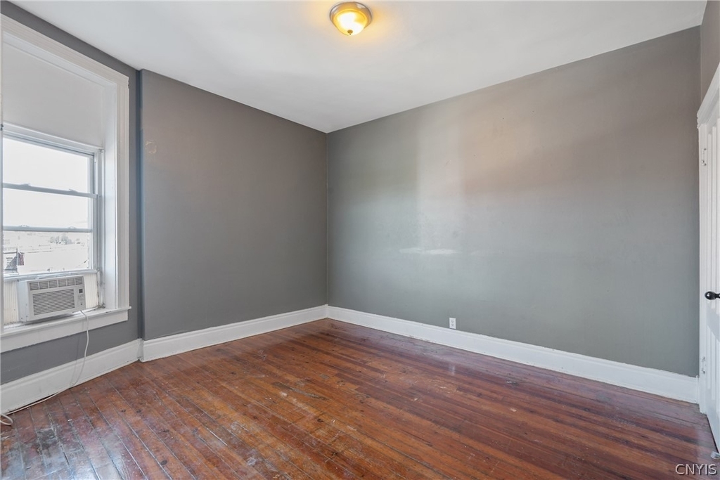 319 N Salina Street - Photo 45