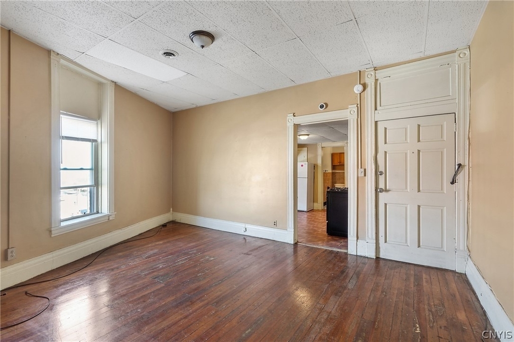 319 N Salina Street - Photo 23