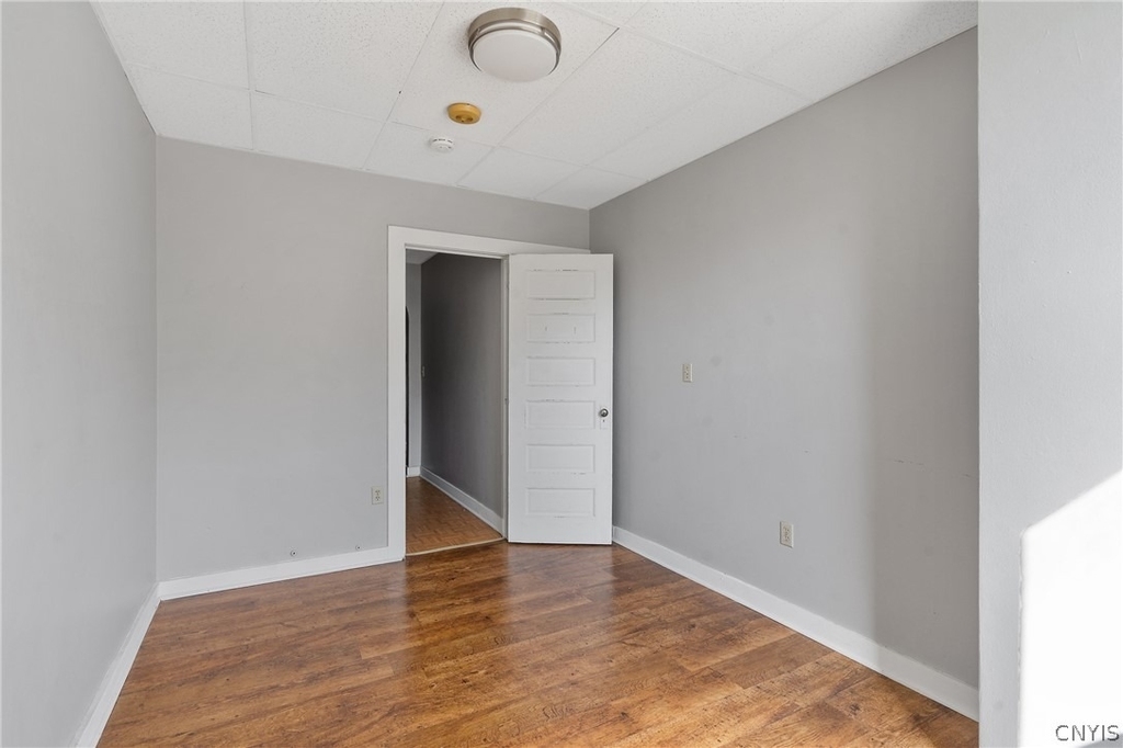 319 N Salina Street - Photo 10