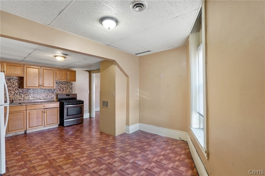 319 N Salina Street - Photo 29