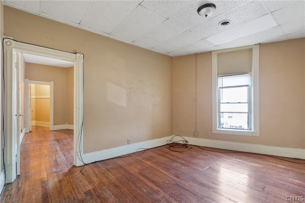 319 N Salina Street - Photo 22