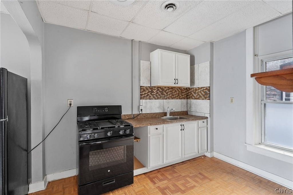 319 N Salina Street - Photo 6