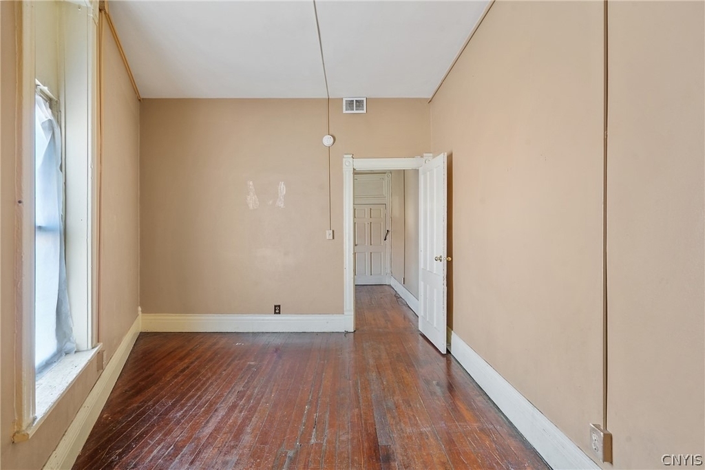 319 N Salina Street - Photo 25